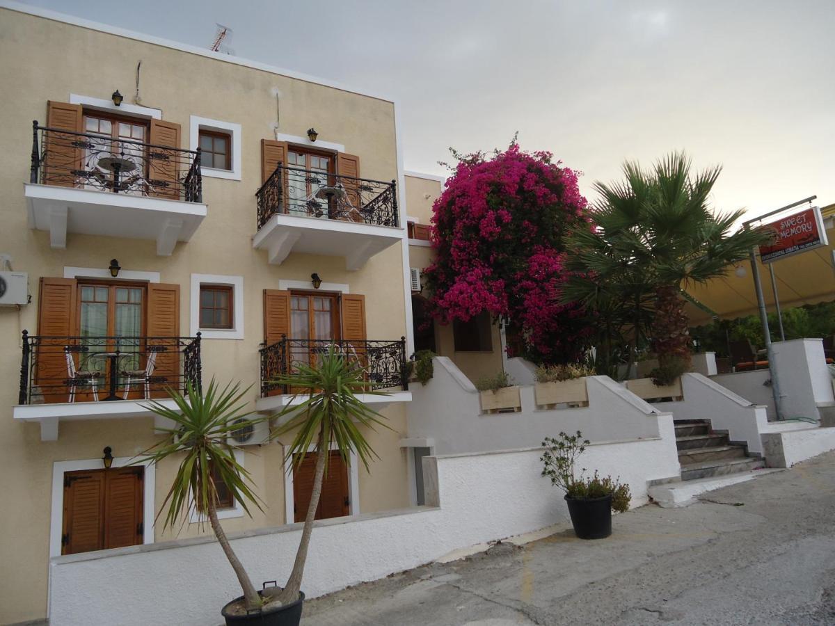 Готель Sweetmemory Agia Marina  Екстер'єр фото